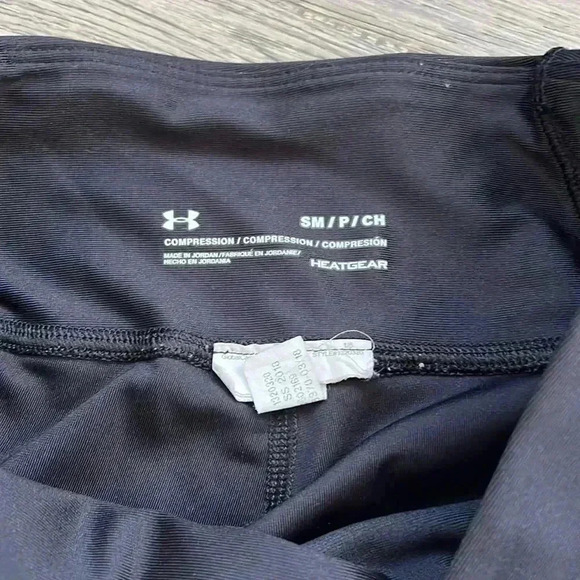 🌸3/$30🌸under Armour | Black  compression athletic leggings - Picture 6 of 12